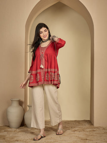 Red Rayon Hip Length Printed 3/4 Sleeve Square Flared Top