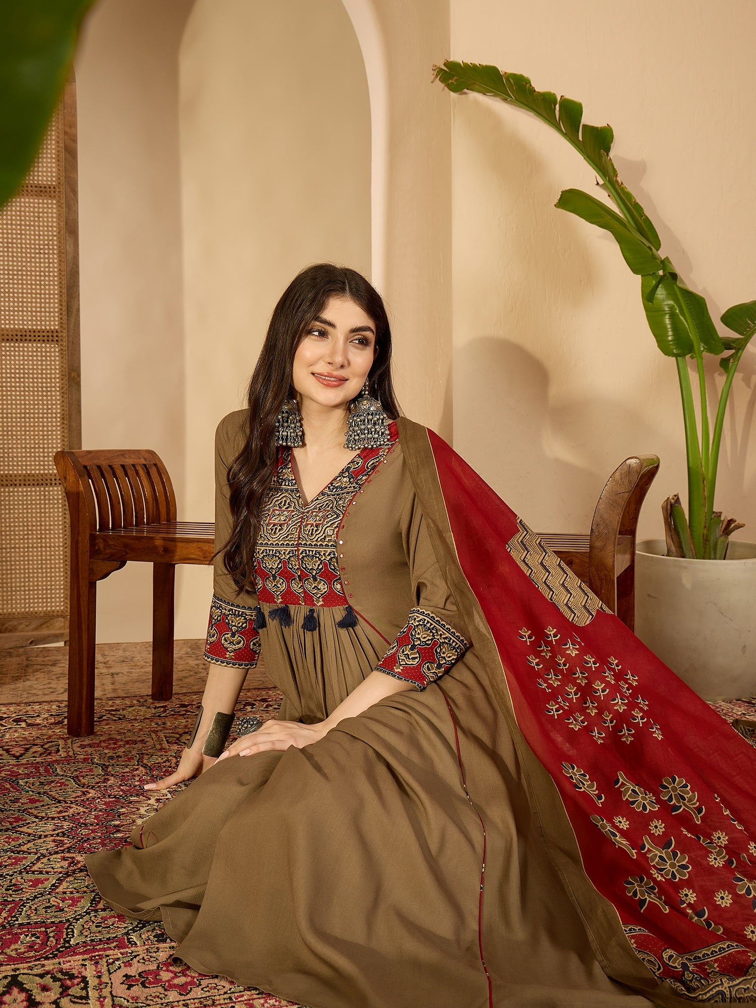 Grey Rayon Calf Length Solid 3/4 Sleeve V-Neck Flared Kurta Suit Set