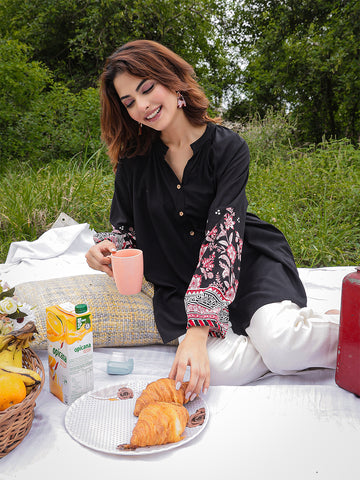 Black Rayon Hip Length Solid Ballon Sleeve Mandarin Neck Straight Top