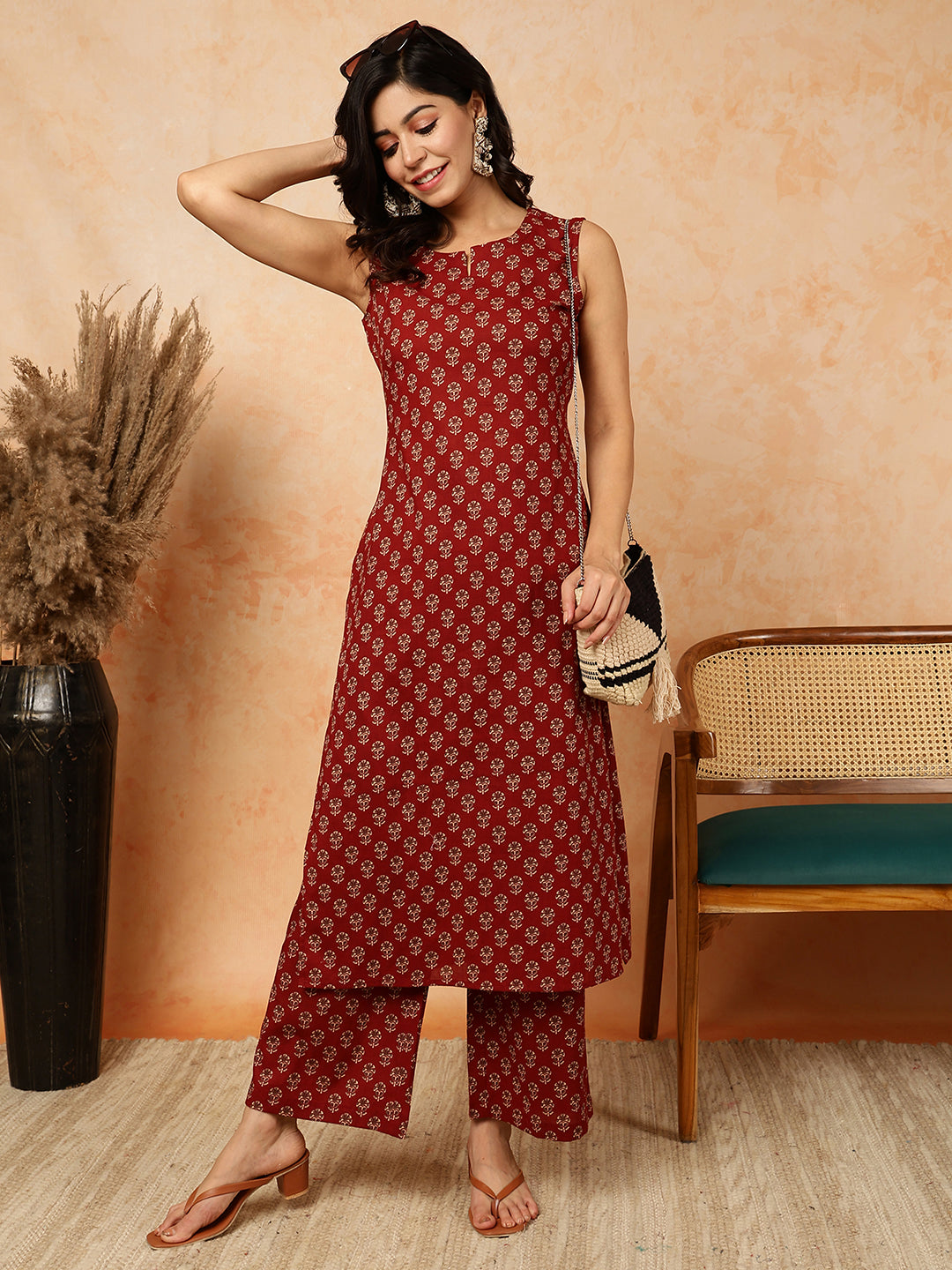 Cotton Calf Length Printed Straight Sleeveless Round Kurta Bottom Set